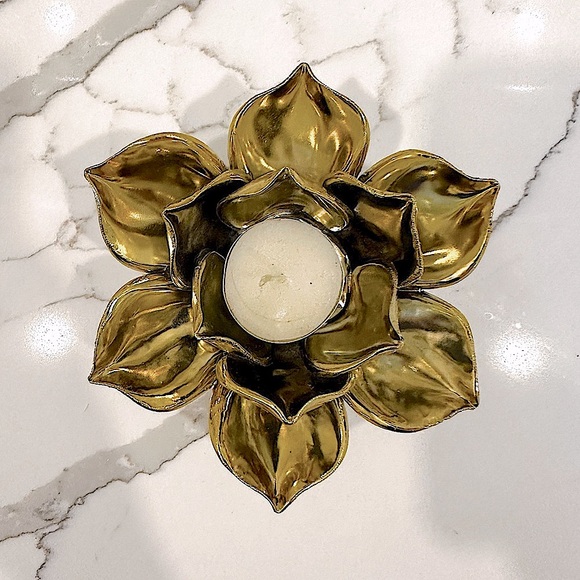 Gold Flower Petal Single Candle Holder - Picture 3 of 5